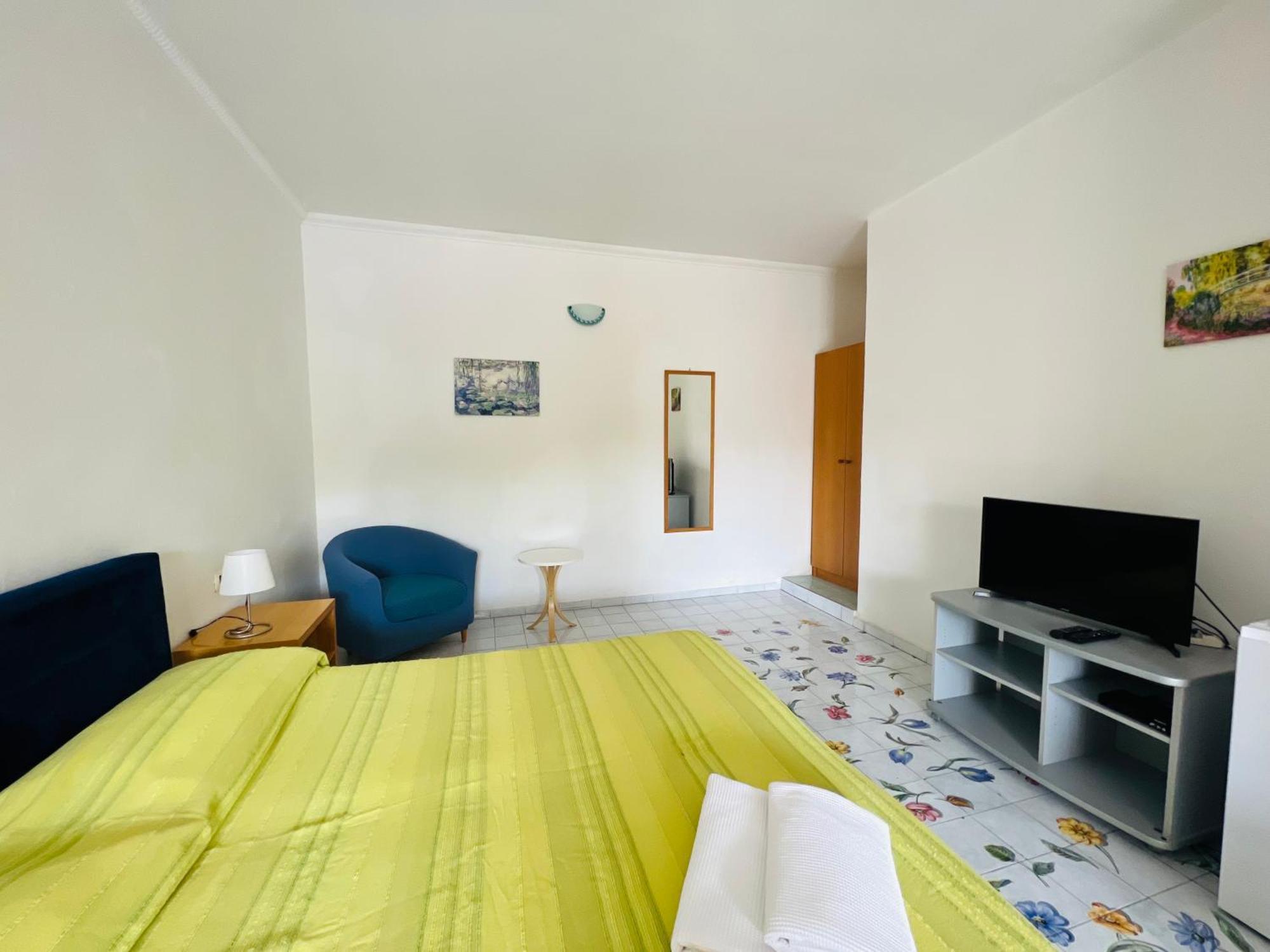 Villa Thomas Bb Conduzione Familiare Forio  Room photo